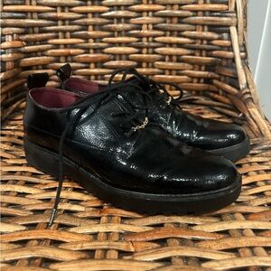FRANCO SARTO CAREY 2 OXFORD PATENT LEATHER LACE UP PREPPY